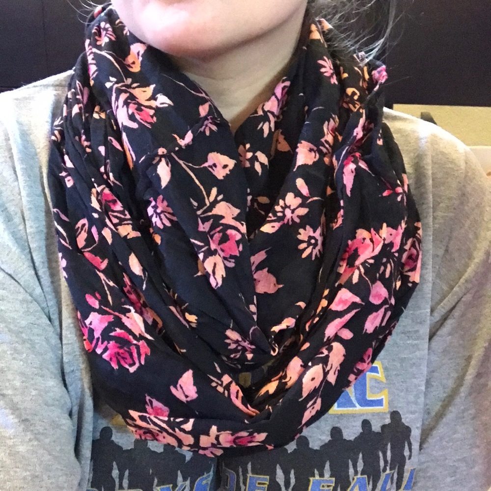 Floral lightweight scarf